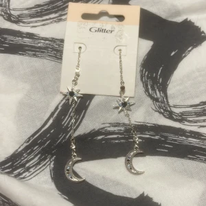 Örhängen - Aldrig använt fast dom är fina.