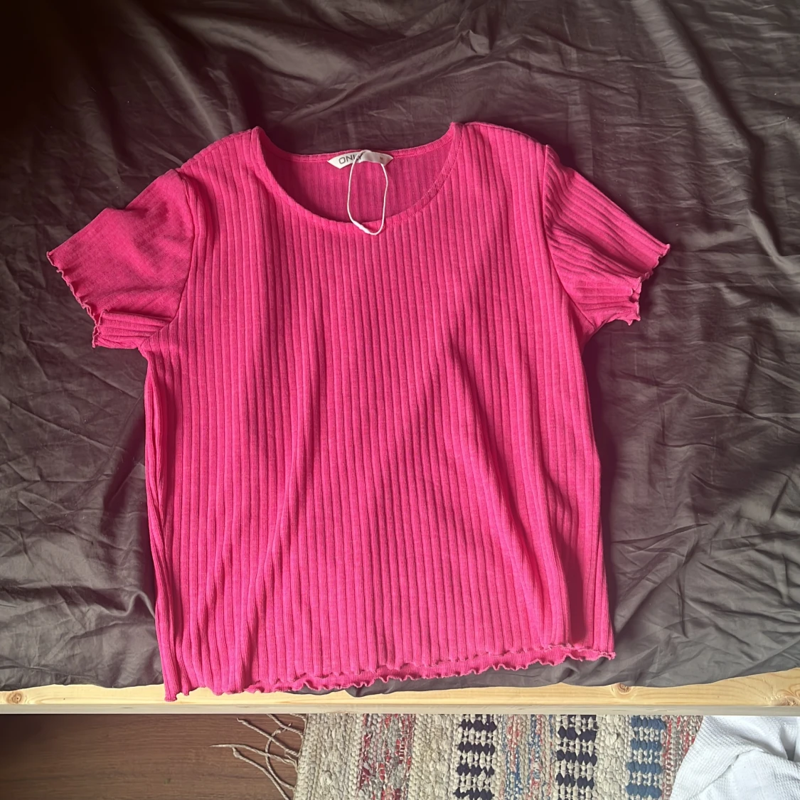 En jättesöt tröja från only,köpte igår,(köparen står för frakten!