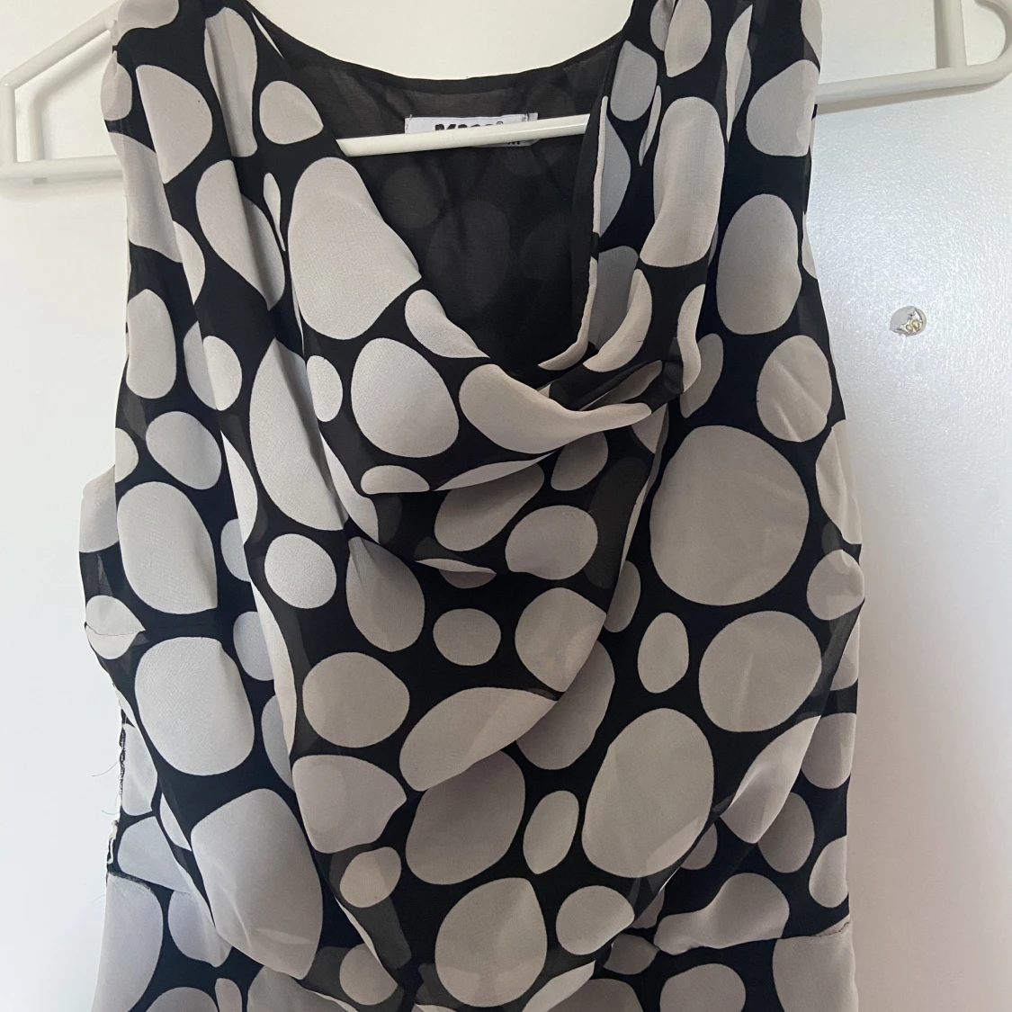 Svar/vit sommarklänning 