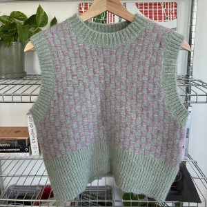 Stickad väst Zara - Aldrig använd stickad väst från Zara