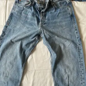Blåa jeans från Jack and Jones Loose/chris 