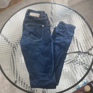 Tramarossa Leonardo jeans  - Tja! Säljer nu mina skit snygga  tramarossa jeans i bra skick, nypris ca 4000. Modell: Leonardo. Hör av er vid funderingar!
