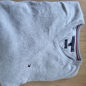 Tommy Hilfiger - Som ny. Använd ett fåtal gånger  Stl S