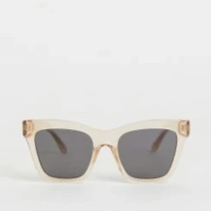 Solglasögon  - Säljer dessa as snygga glajor som liknar chimi i modellen 07❤️