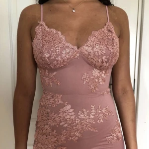 billig festklänning  - storlek xs. nytt skick. kan diskutera pris 