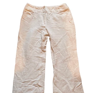 Vita linnebyxor vida - Snygga linnebyxor med flare! Bra skick! Passar medium💞