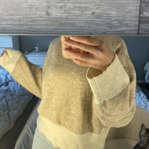 stickad tröja  - fin stickad tröja, använd ett fåtal gånger💓