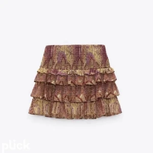 Zara kjol - Trendig zara kjol! Går inte att köpa längre så väldigt eftertraktad. Fint skick! (Lånade bilder)💕