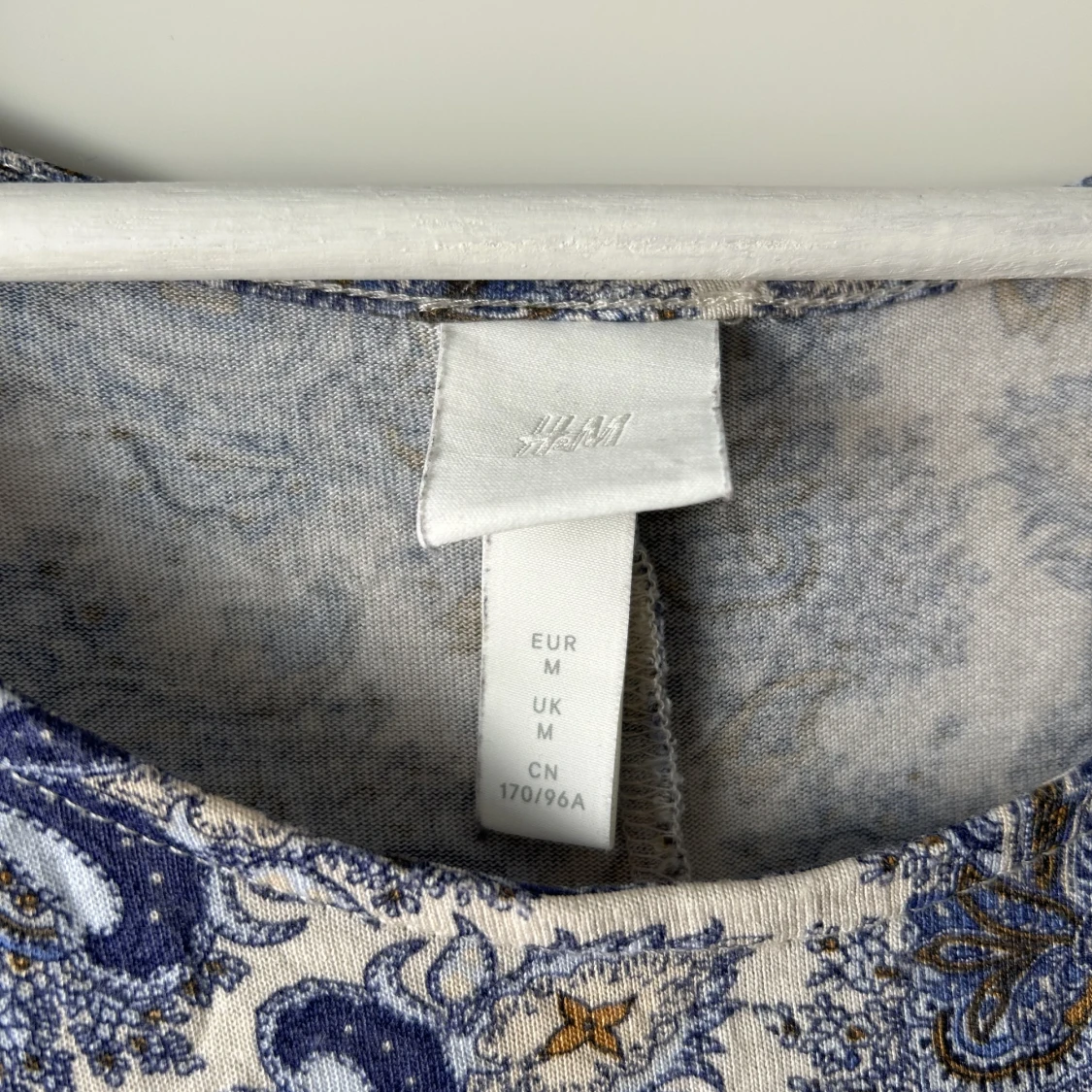 Kort blå klänning strl m - 90