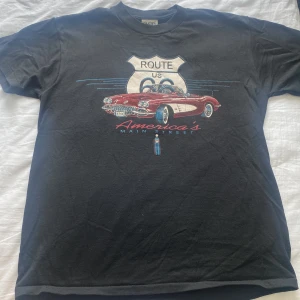 Vintage tshirt - Svart vintage tshirt från beyond retro. Oversized. Knappt använd.