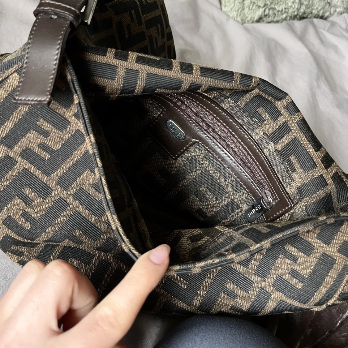 Fendi baguette bag - 90