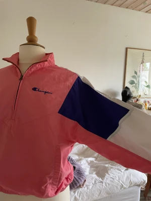 HALFZIP SWEATER CHAMPION - Nypris: 700kr, nyskick. Passar både till retrooutfits och som tränings/vindöverdrag