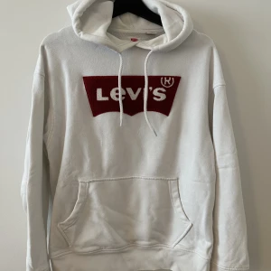Levi’s hoodie vit - Bra skick. 