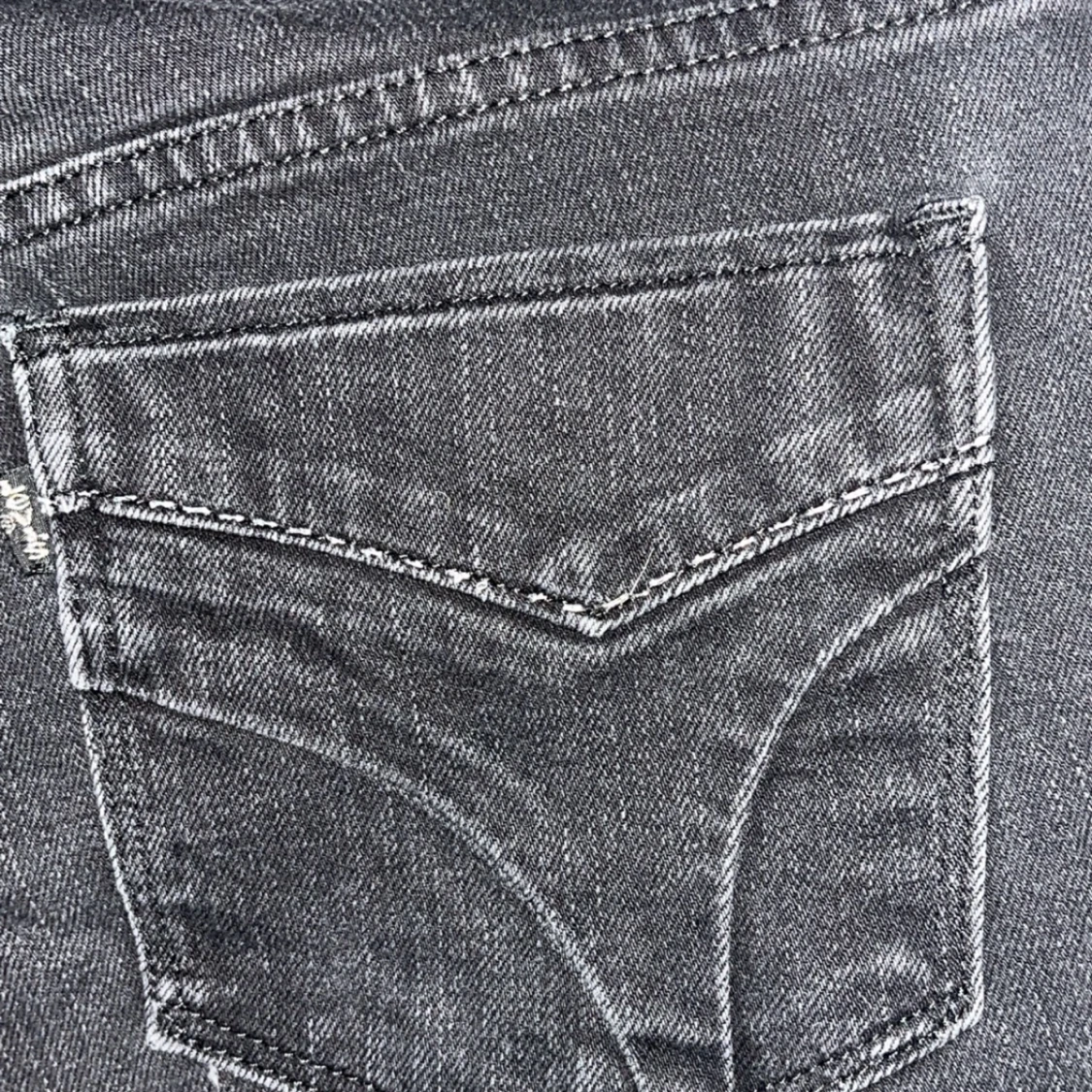 Lågmidjade svarta Levis jeans - 91