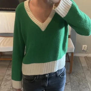 From future tröja🧚🏻 - Superfin tröja från From future,  använd få gånger och i superbra skick!! 100% chasmere/kashmir💝