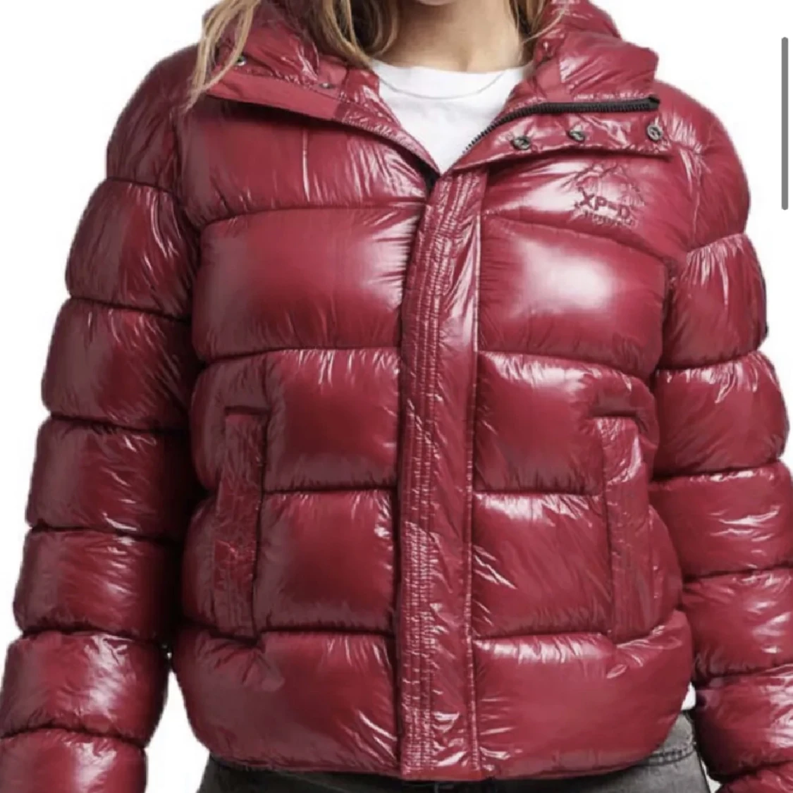 Röd glansig vinterjacka!! - 90