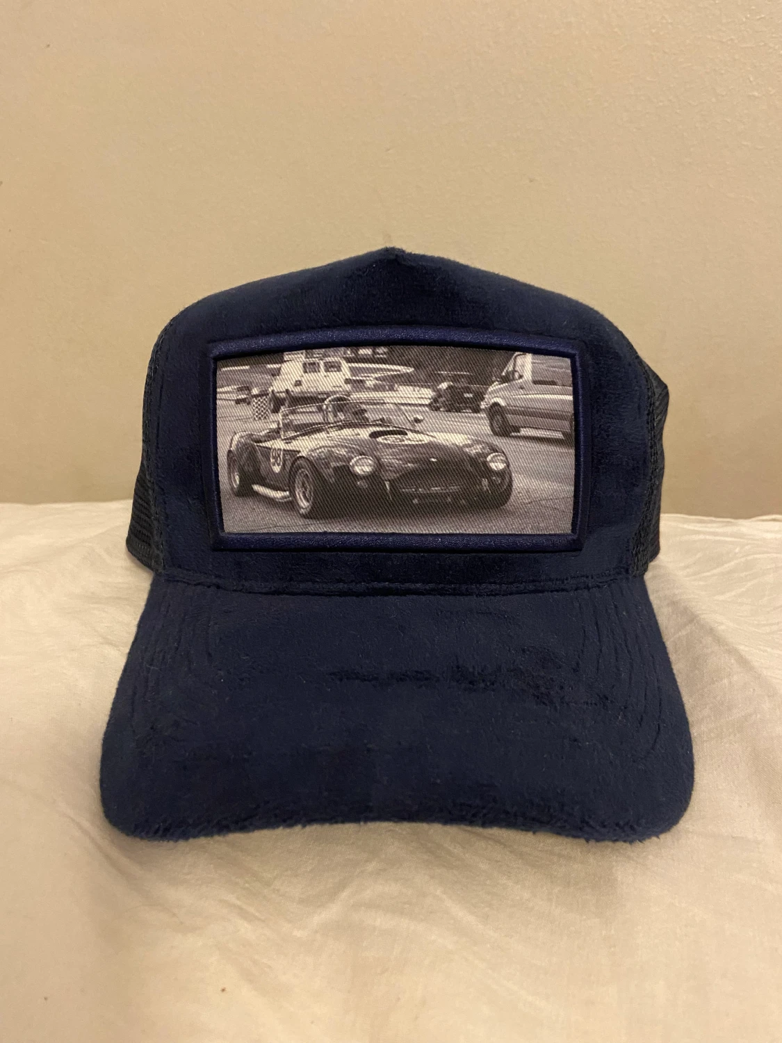 Mörkblå emilio pendenza keps