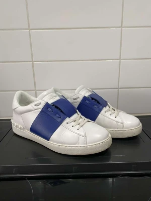 Valentino open skor - Skick 9/10 Strl 41,5 men passar 42  Inget og