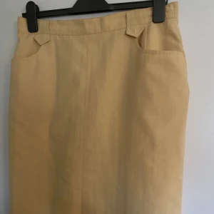 Gul kjol - Gul vintage midskirt 