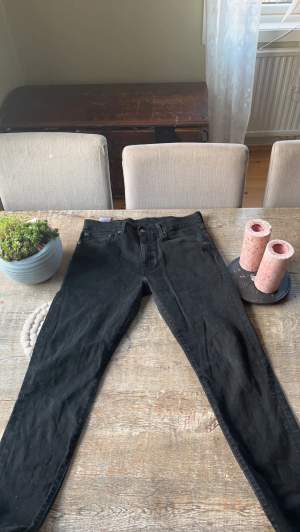 Herr jeans använda fåtal gånger 34/36 modell Levis 512 