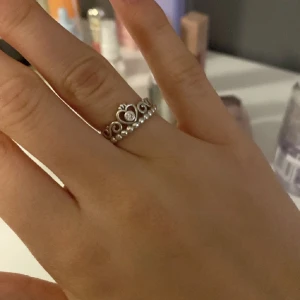 Pandora Ring - Pandora ring som är ganska ny❤️ klicka gärna på köp nu❣️ skriv för bilder eller mer info🤍