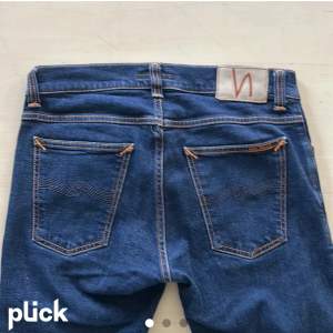 🌟säljer dessa fräscha nudie jeans till ett fantastiskt pris🌟jättebra skick inga skador eller fläckar🌟modell: Tight Terry🌟passar slim fit🌟säg till om ni har frågor!🌟