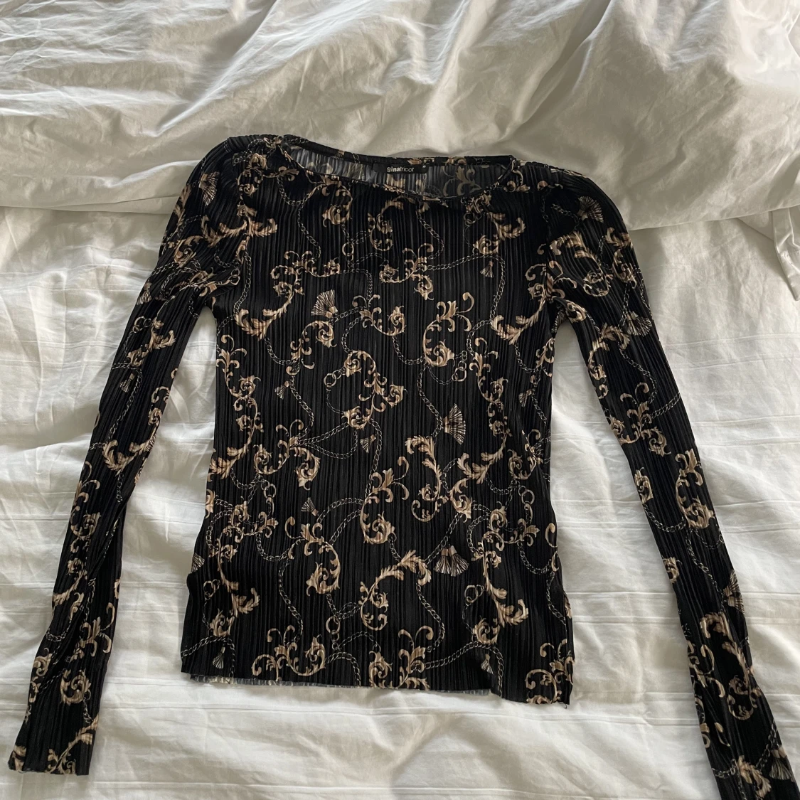 Tight mönstrad tröja från Gina Tricot storlek XS - 91