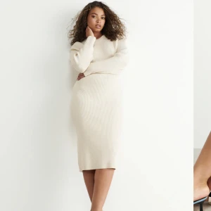 Stickad klänning  - Säljer denna jätte fina klänning, använd få gånger är som ny skick. Är i storlek xs men skulle säga den passar M också