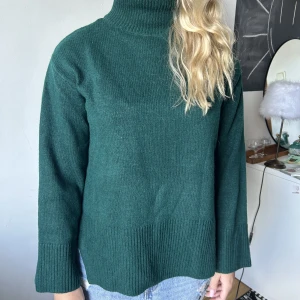 Stickad tröja - Super mysig stickad tröja från hm helt oanvänd💕