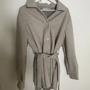 Kappa  - Kappa storlek L, mer som en M. Beige/grå  🤍