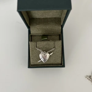 Maria Nilsdotter  - Så snyggt halsband💗