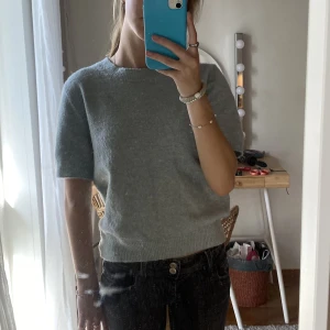 Stickad tshirt - Jätte söt stickad tshirt från hm i jätte fin blå färg💕💕