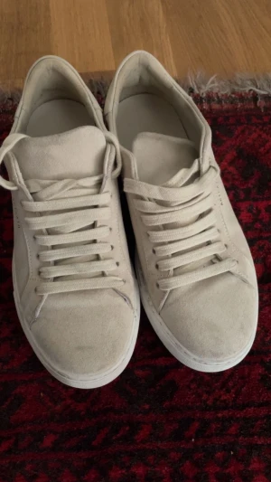 Axel Arigato Mocka - Tja säljer dessa fräscha och fina Arigato skorna. Som är i mycket bra skick. 