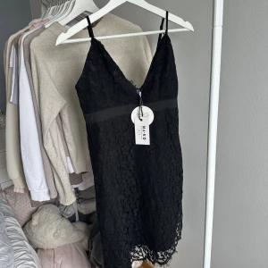 Klänning  - Klänning från NA-KD, aldrig använd 