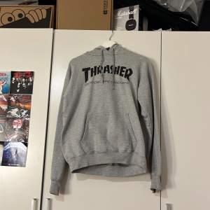 grå thrasher hoodie som inte används längre