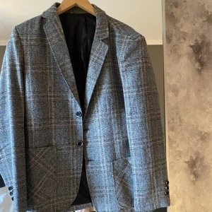 Kavaj  - Kavaj från MQ som ny avdämd få talet gånger  Ny pris 1000