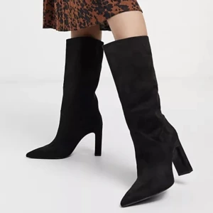 Stövlar med klack  - Säljer mina fina knähöga stövlar från Mango, endast använda 1 gång 