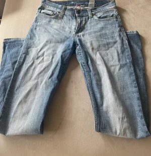 Lågmidjade bootcut jeans  - Jeans