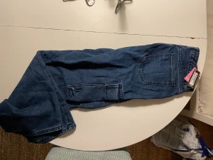 Jeans boyfriend - Blå vida boyfriend-jeans, helt nya