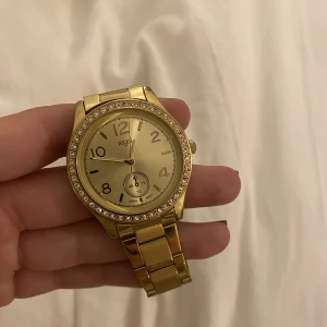 Guldig klocka - Såå fin! Men har köpt en ny💞