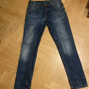 Vintage jeans  - Bra skick men tecken på anständigt finns, storlek 30/32 