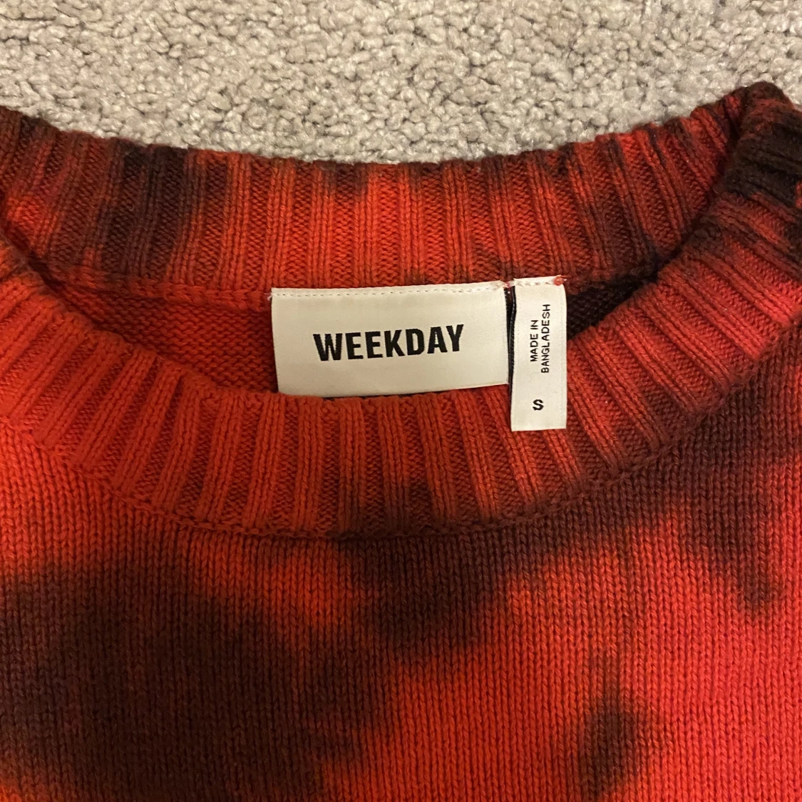 Röd-Svart fläckig Sweatshirt  - 90