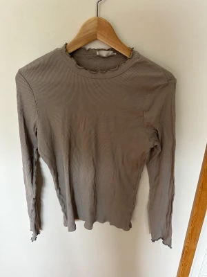 Basic tröja - Långärmad tröja från lager 157 i bra skicka aldrig använd 