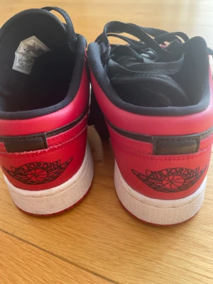 Nike air jordans - Obetydligt använda, modell low