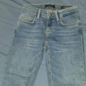 Guess jeans stl.24 Helt ny Skinny low waist.