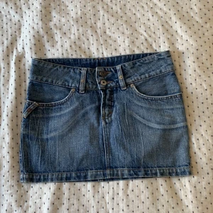 Jeans kjol - En gammal kjol från mamma som även jag använt men jätte fin priset kan diskuteras 