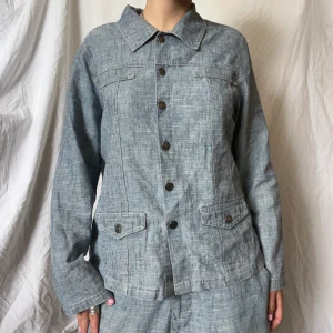 Blå skjorta - Skjorta/jacka i mycket fint skick!