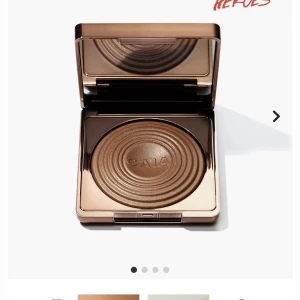 Caia bronzer  - En helt oanvänd ny caia bronzer i färgen Monaco som är perfekt nu till sommaren!💕 Säljer då ja köpte i fel färg! 