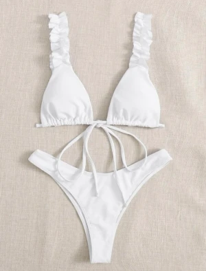 Bikini - Bikiniset i fint skick! Aldrig använd. Det är strl M men skulle säga mer att den är en S.