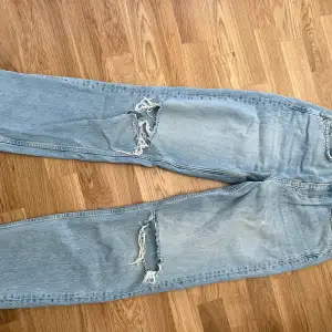 Jeans i storlek 36 ifrån Gina Tricot